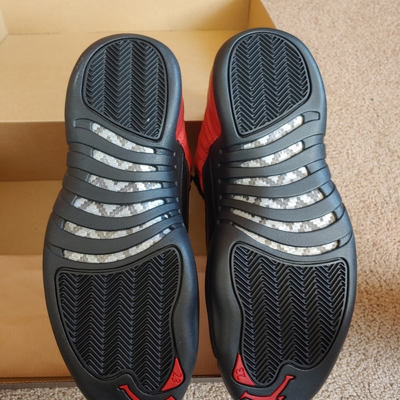 Jordan 12 reverse flu game - Picture 4 of 6